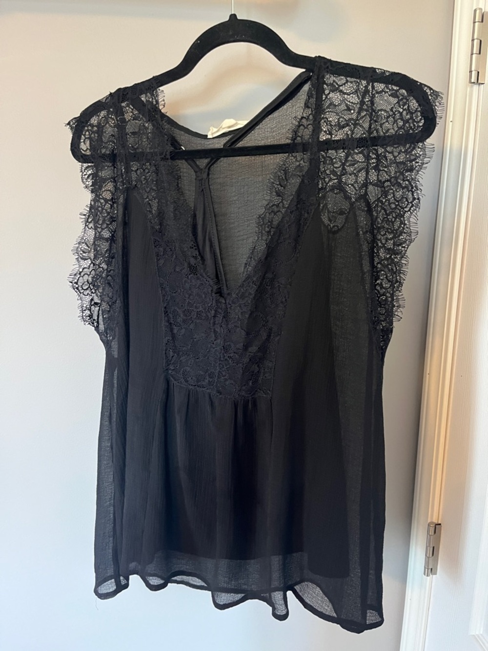lovestitch Black Lace Trim Sleeveless Blouse